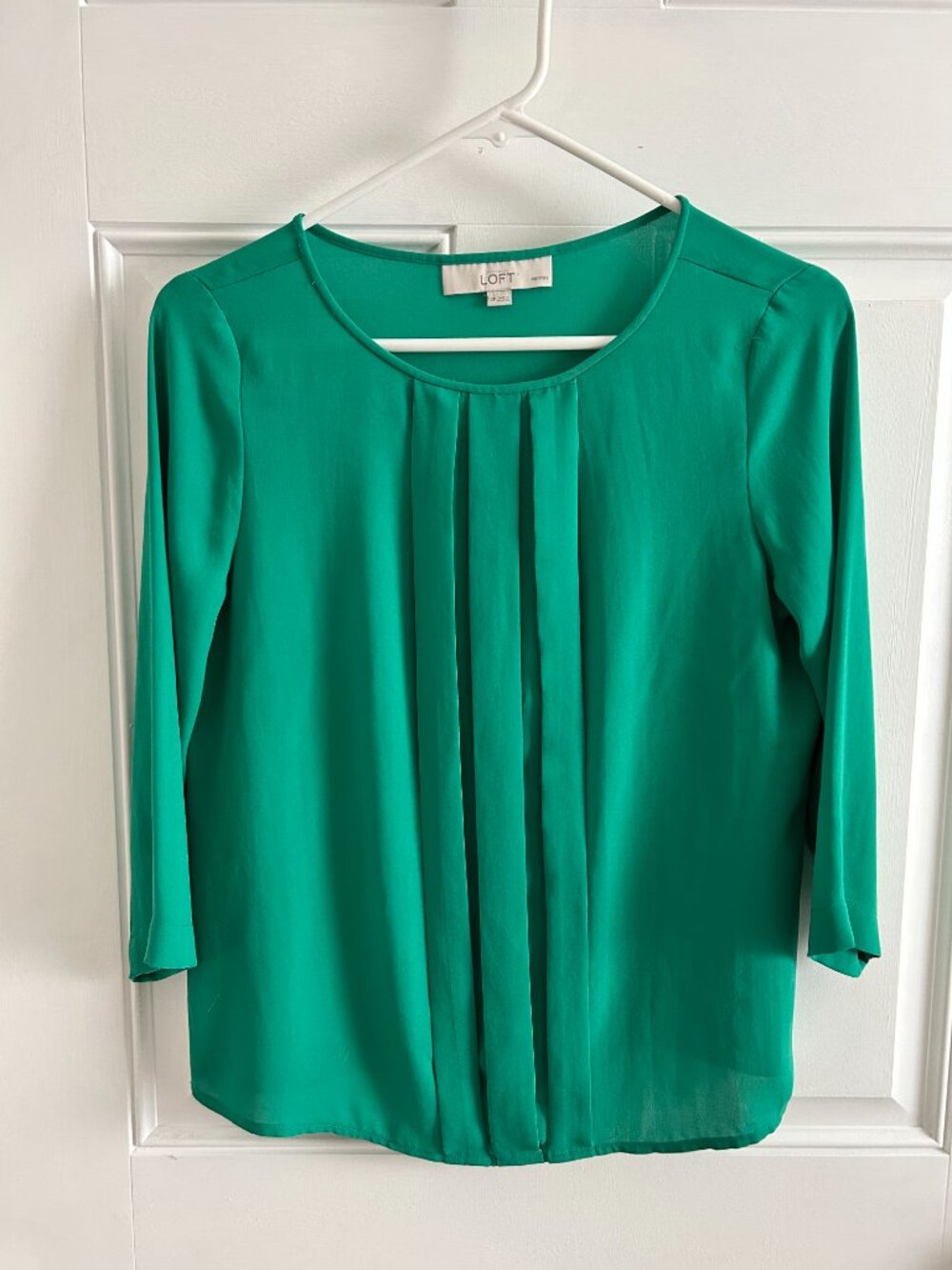 Ann Taylor LOFT Petite Small Green Blouse Pleated Front 3/4 Sleeve Scoop Neck